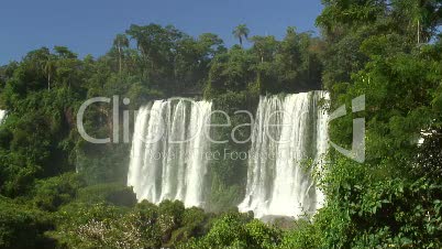 Tropische Wasserfälle