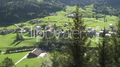 Aufnahme eines Dorfes / Bernina-Express