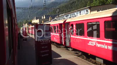 Schweizer Bahn fährt los