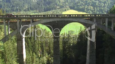 Russeiner Tobel - Eisenbahn- und Straßenbrücke