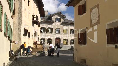 Dorfplatz in Guarda