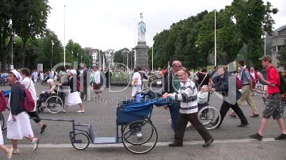 Krankenprozession in Lourdes