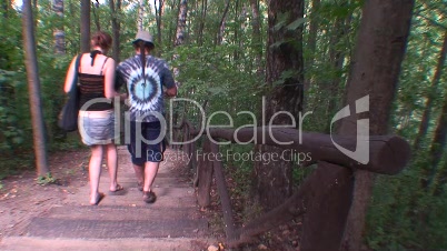 Spaziergänger im Wald1