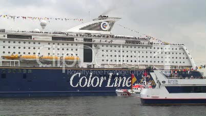 Fähre von Color Line im Hafen von Kiel