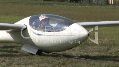 Segelflugzeug beim Start mit der Seilwinde