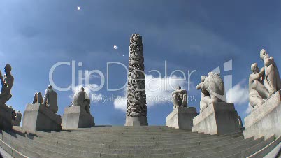 Vigelandpark in Oslo mit Monolith und  Skulpturen