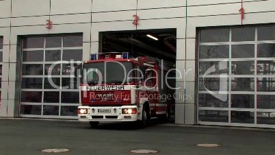 Feuerwehr fährt zum Einsatz