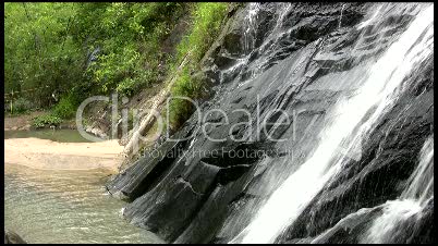 Wasserfall vor Lagune