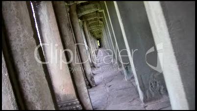 Gang durch den Tempel Angkor Wat in Kambodscha