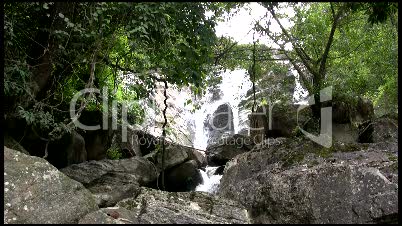 Wasserfall im Dschungel von Thailand