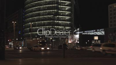 Potsdamer Platz Berlin bei Nacht - Zeitraffer