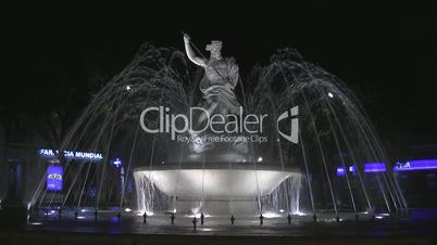 Brunnen in Lissabon bei Nacht