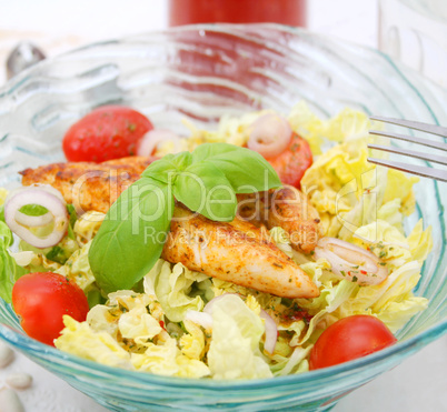 Salat mit Huhn