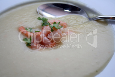 Kartoffelsuppe mit Shrimps