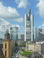 Katharinenkirche und Wolkenkratzer in Frankfurt