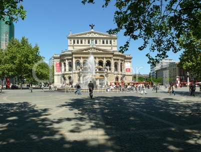 Platz an der Alten Oper in Frankfurt