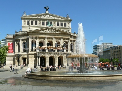 Brunnen an der Alten Oper in Frankfurt