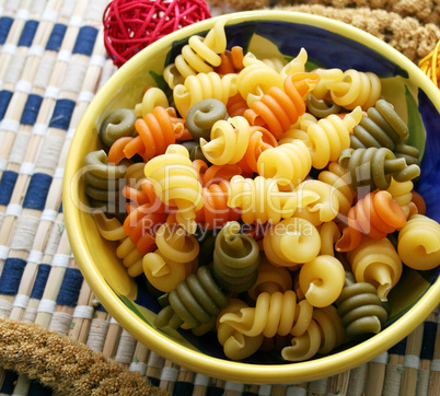 pasta tricolore