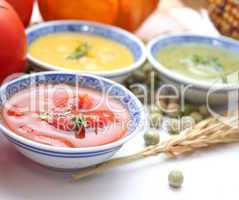 farbenfrohe Suppen