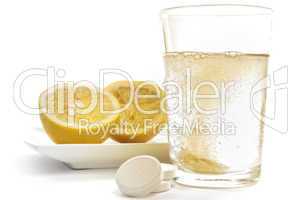Vitamin C Brausetablette und Zitronen