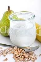 Joghurt, Haferflocken und Obst