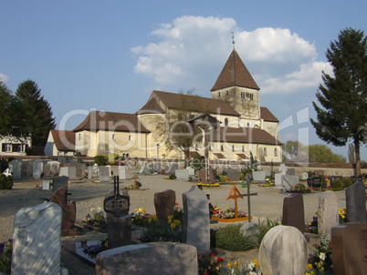 Kirche St. Georg mit Friedhof