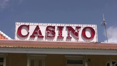Casino-Schild auf einem Dach