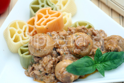 Pasta mit Jägersauße