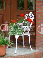 Stuhl mit Blumen
