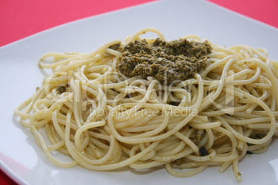 Nudeln mit Pesto