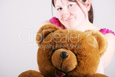 Frau mit Teddy