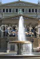 Brunnen vor der Alten Oper