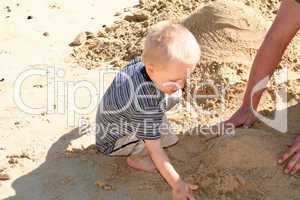 Spielem im Sand