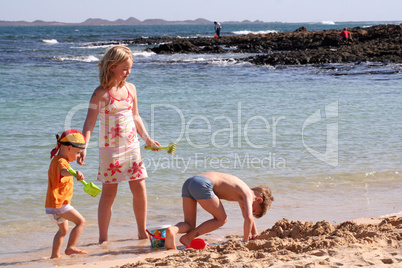 Spielen am Strand Spielen am Strand