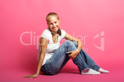 Frau mit rosa Hintergrund 3
