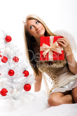 Weihnachtsengel mit Geschenk 2