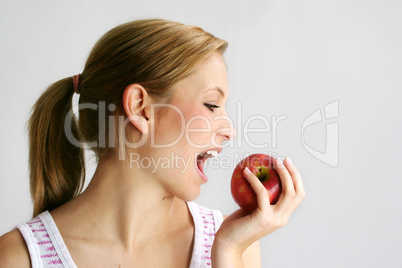 Frau mit Apfel 3
