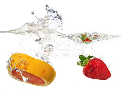 Früchte im Wasser