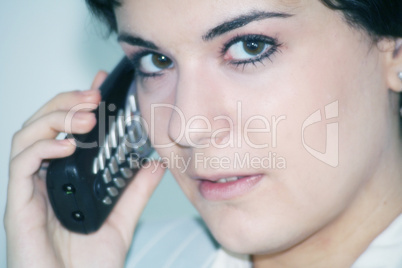 Frau am Telefon (GbR)