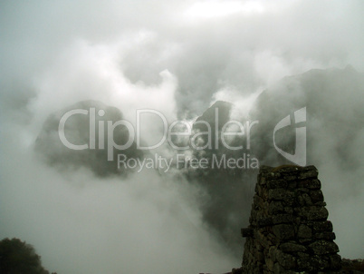Ruine im Nebel, Machu Picchu, Peru