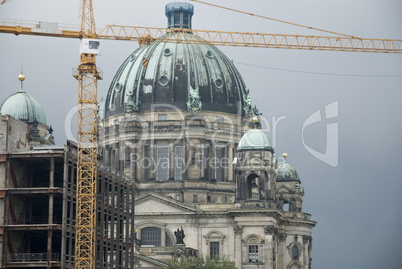 Berlin Cathedral/Berliner Dom with crane