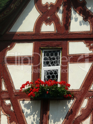 Fenster an einem Fachwerkhaus in Bacharach