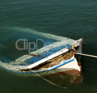 Boot unter Wasser