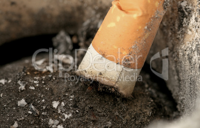 Zigarette / Cigaret