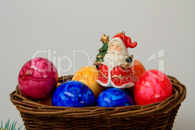 Ostereier + Nikolaus / Easter Eggs + Santa Claus
