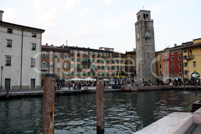 Hafen und Marktplatz von Riva del Garda