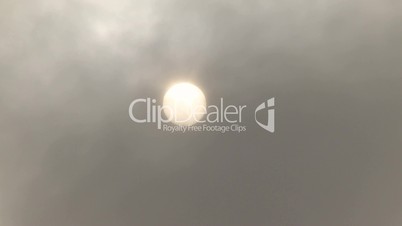 Sonne bedeckt von Nebelwolken, Niagara