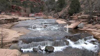 Fluß mit kleinem Wasserfall, Slide Rock Park Arizona