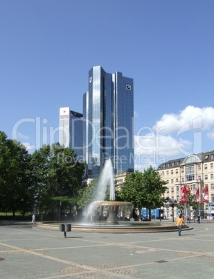 Opernplatz und Deutsche Bank in Frankfurt