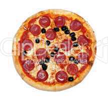 Pizza mit Salami und Oliven freigestellt